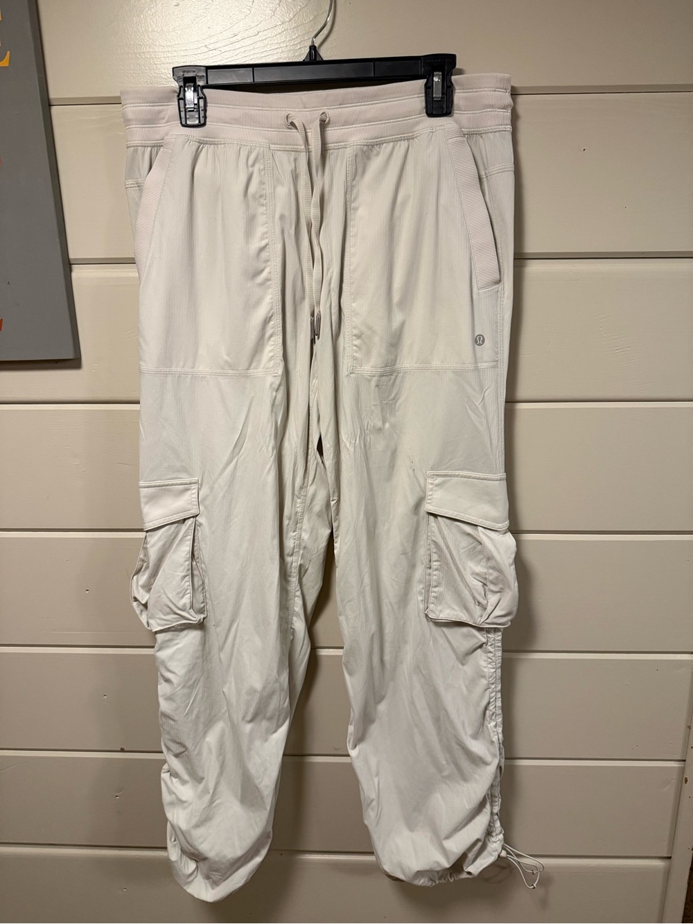 Lululemon dance studio cargo.   Size large. 32”